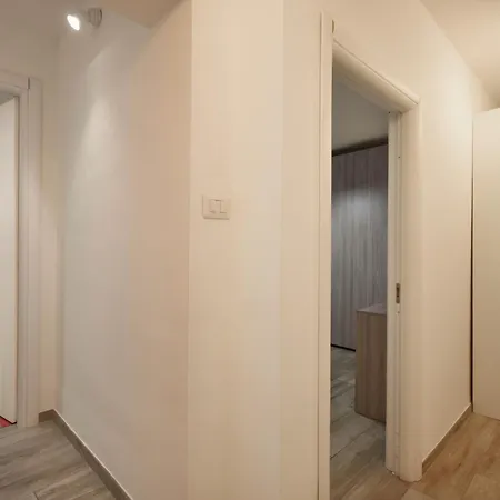 Rosefiri - Yourplace Bruzzo Apartament