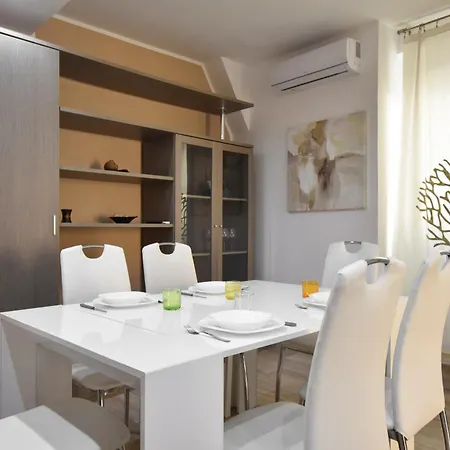 Апартаменты Rosefiri - Yourplace Bruzzo *
